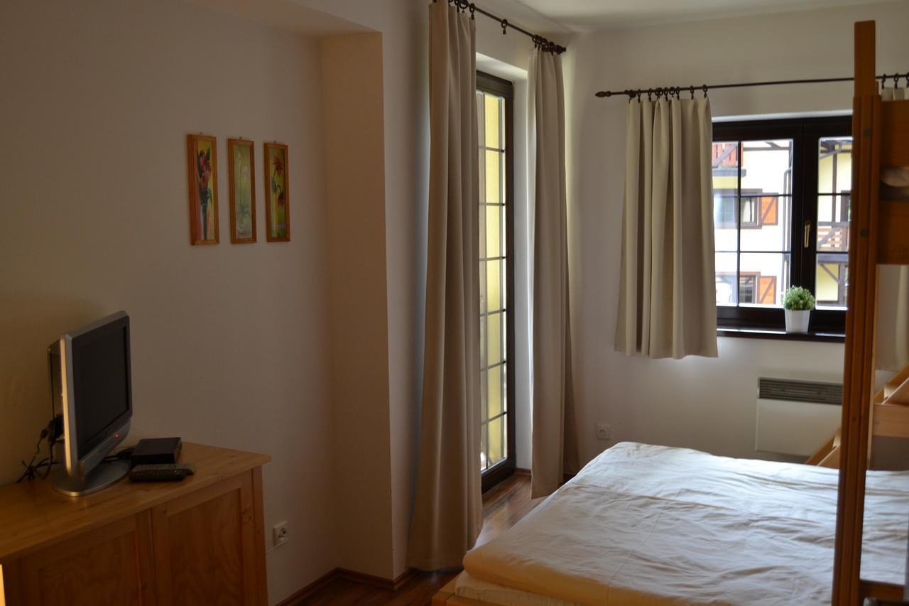 Apartmany Olivia A Olympia Liptov ルジョムベロク エクステリア 写真
